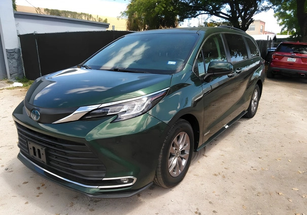 Toyota Sienna cena 94800 przebieg: 83458, rok produkcji 2021 z Kamień Krajeński małe 211